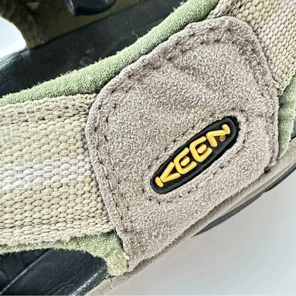 Keen‎ Hybrid Hiking  Sandals in Olive and Beige.